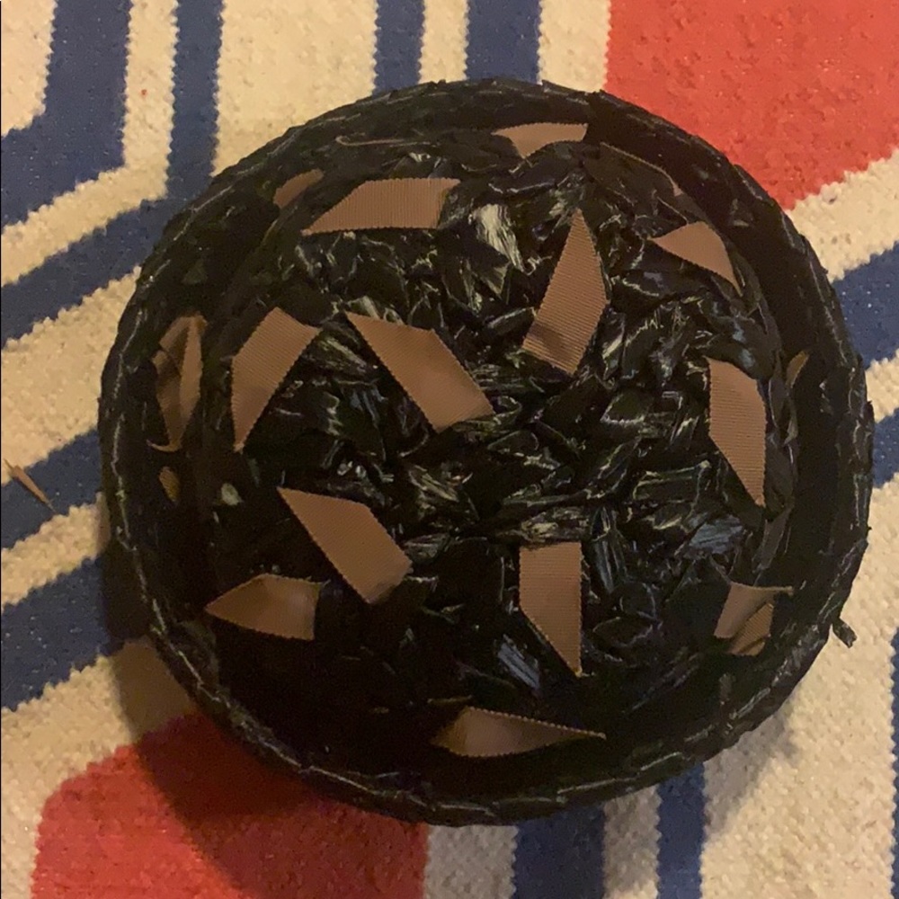 Vintage hat. No brand. Pretty black raffia